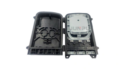 Glasvezeldistributie-OTB-box met 8 SC-adapters